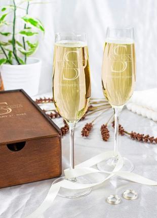 Бокалы для шампанского с монограммой для женитьбы в подарочной коробке2 фото