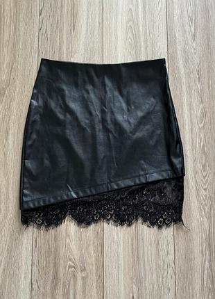 Юбка нова з кружевом