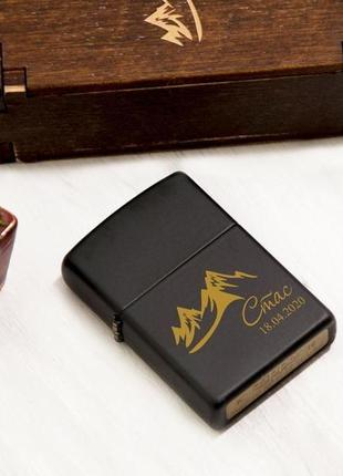 Чорна запальничка zippo з індивідуальною гравіюванням, подарунок для чоловіка6 фото