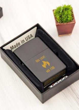 Чорна zippo з гравіюванням з двох сторін2 фото