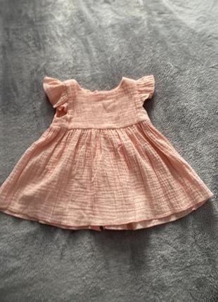 Платье из муслина на возраст 1-3 мес с повязкой2 фото