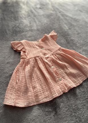 Платье из муслина на возраст 1-3 мес с повязкой3 фото
