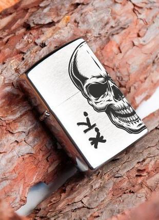 Зажигалка zippo хромированная с гравировкой инициалов4 фото