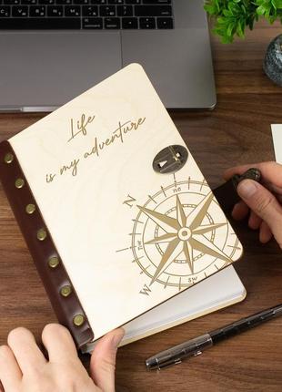 Дерев’яний щоденник з компасом та написом life is my adventure2 фото