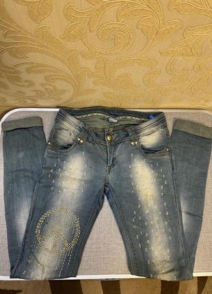 Джинсы