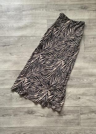 Черно-бежевая юбка миди в принт сатин1 фото