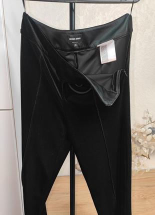 Велюрові штани giorgio armani
оригінал, made in italy4 фото
