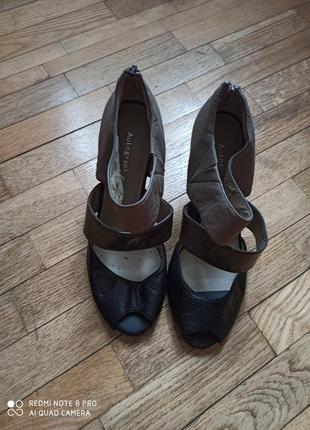 Босоножки фирмы autograph