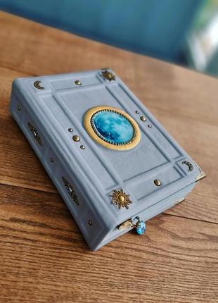 Сіро-блакитний гримуар "повнолуння"