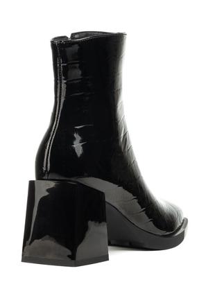 Ботильйони жіночі демісезонні чорні фактурні 1775б