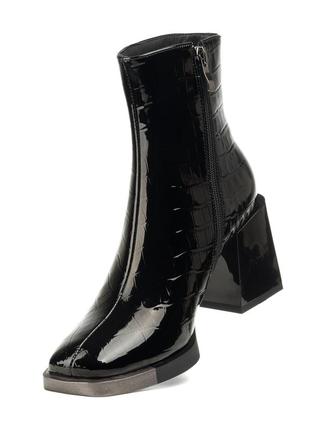 Ботильйони жіночі демісезонні чорні фактурні 1775б