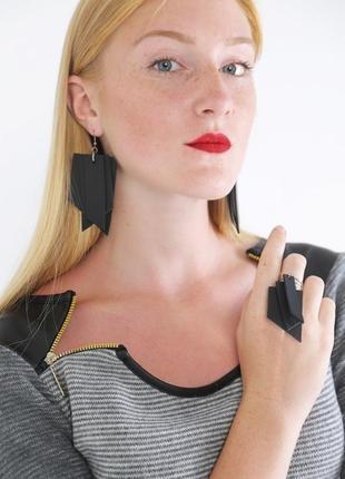 Кожаные сережки от мастерской wild