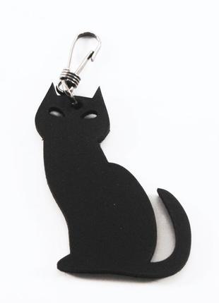 Кожаный черный брелок кошка от мастерской wild1 фото