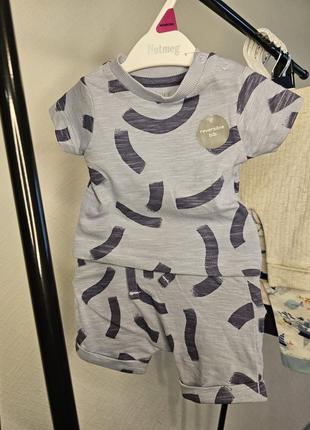 Костюм для новорожденного.