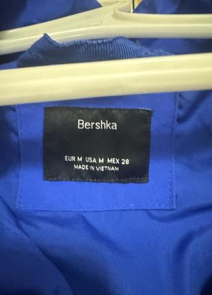 Женская объемная куртка bershka5 фото