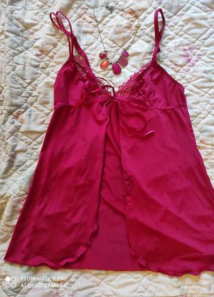 Красивий яскравий ніжний пеньюар разлетайка