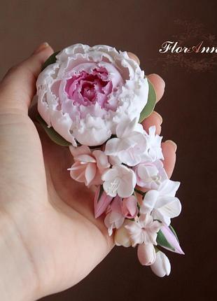 Брошка/заколка з півонією і фрезиями"фантастична феєрія"