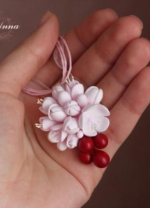 Кулон с цветами и ягоды "вишенки"