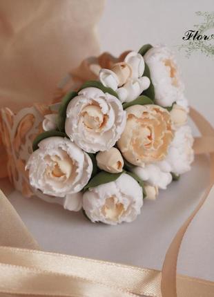 Браслет и бутоньерка из полимерной глины "поны айвори"