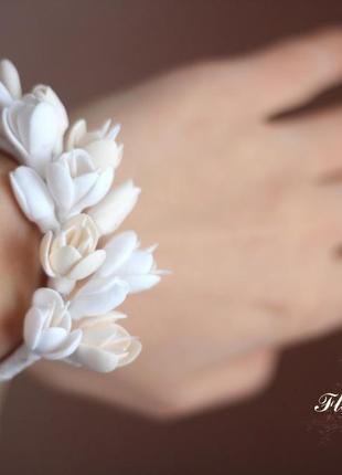 Браслет на руку з квітами "перловий крем"