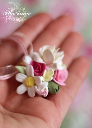 Комплект украшений цветами из полимерной глины "аромат весны"6 фото