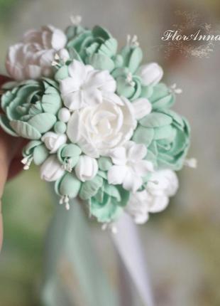 Браслет с цветами "бело-мятные пиончики"