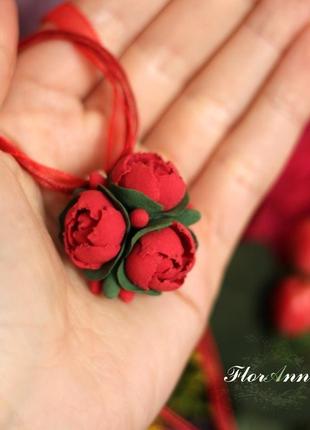 Кулон "красные пионы"