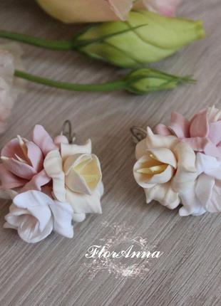 Сережки з квітами "персикова ваніль"1 фото