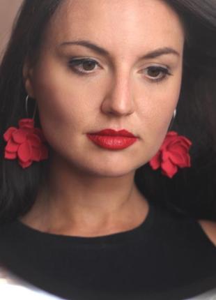 Красные серьги с цветами 5 см "готика"