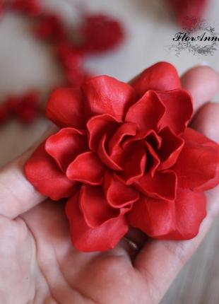 Красная заколка/брошь цветок "красная гардения"1 фото