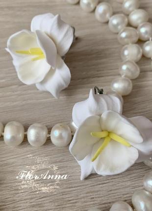 Белые серьги с цветами "фрезии"4 фото