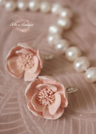 Серьги  с цветами "пудра"