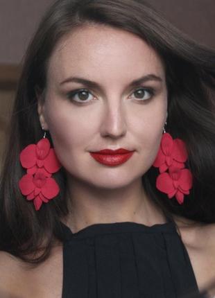 Червоні сережки з квітами "орхідеї з бутонами"