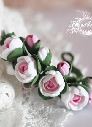 Браслет на руку с цветами  "бело-розовые пионы с бутонами"2 фото