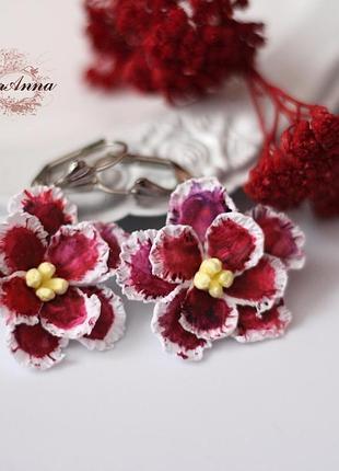 Бордові сережки квіти з полімерної глини "бордові фіалки"