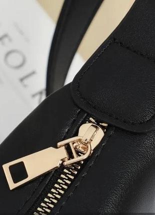 Стильна лаконічна чорна жіноча сумка на плече кросбоді багетка екошкіра9 фото