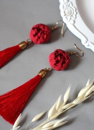 Червоні сережки кисті з квітами  "півонії"1 фото