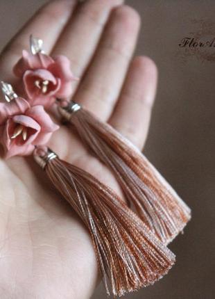 Комплект украшений ручной работы в цвете пудра серьги и кулон  "персиковая карамель"6 фото