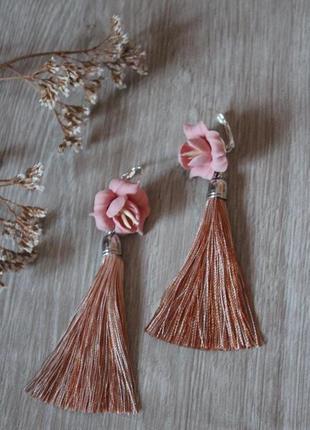 Комплект украшений ручной работы в цвете пудра серьги и кулон  "персиковая карамель"4 фото