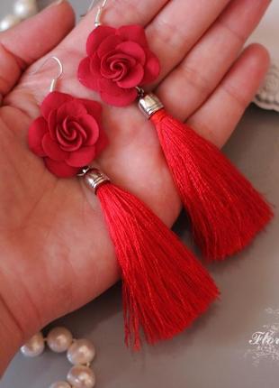 Червоні сережки китиці з трояндами2 фото