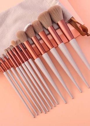 Brushes for cosmetics кісточки для косметики