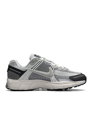 Мужские кроссовки кожаные сетка nike vomero 5 white gray, мужские кеды найк серые весна лето, мужская обувь7 фото