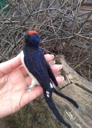 Валяная игрушка из натуральной шерсти "ласточка"( під замовлення, представлено для прикладу)4 фото