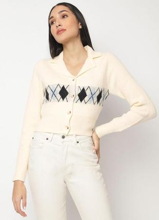 Стильный молочный кардиган с воротником