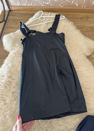 Платье кожзам