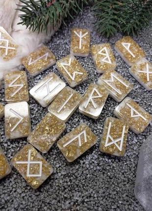 Руни з епоксидної смоли