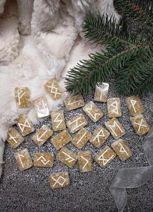 Руни з епоксидної смоли