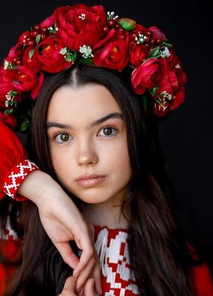 Большой украинский веночек красный