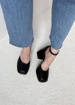 Туфли черные на платформе и каблуке в стиле братс8 фото