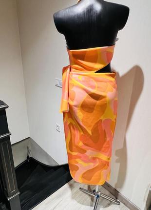Стильное экстравагантное платье asos в оттенках апельсина6 фото